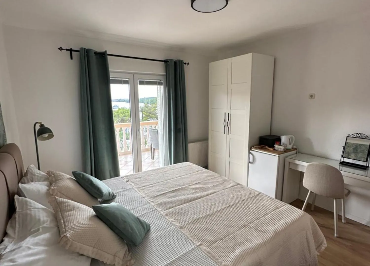 Marela Rooms Drage