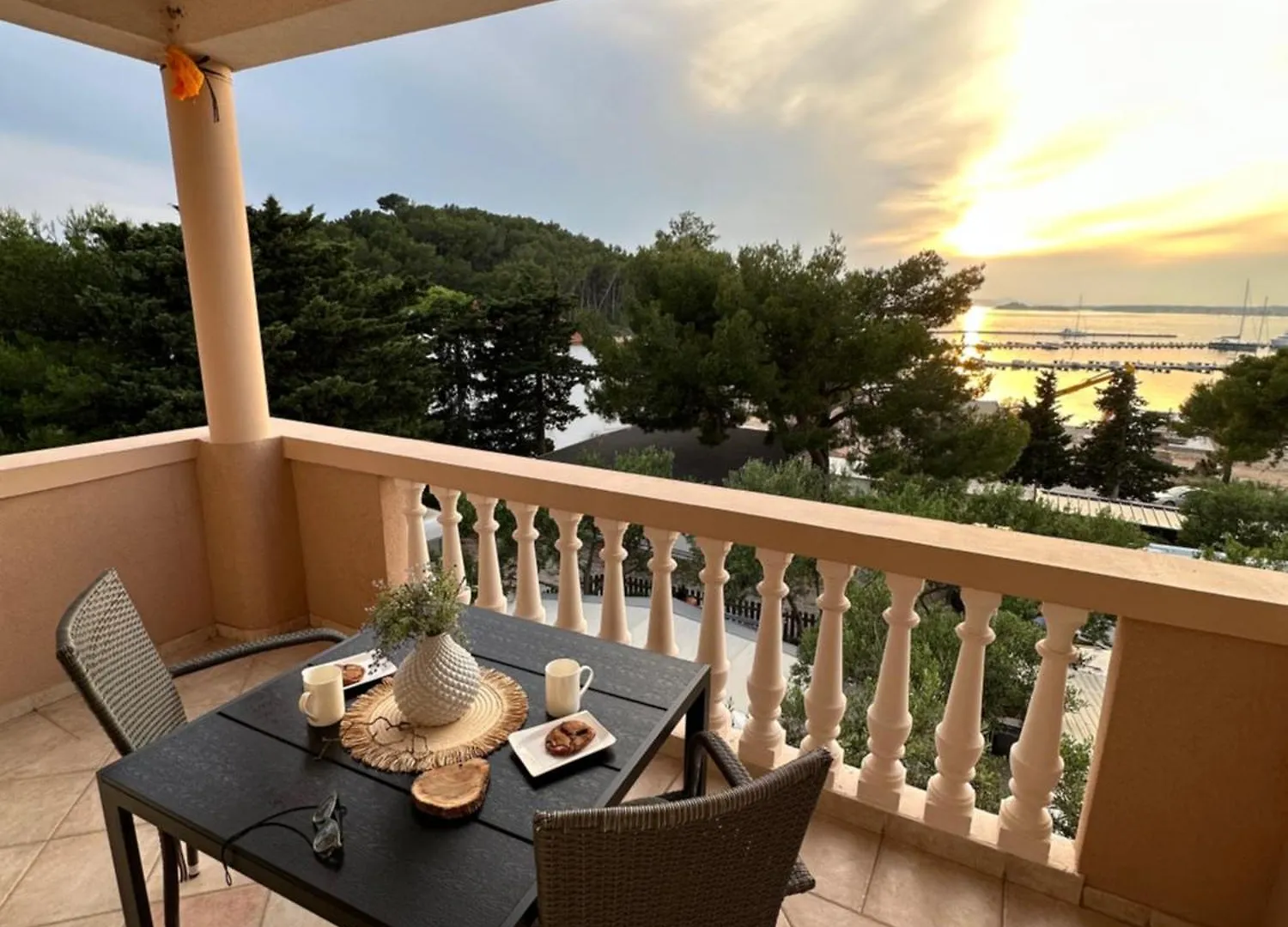 Marela Rooms Drage